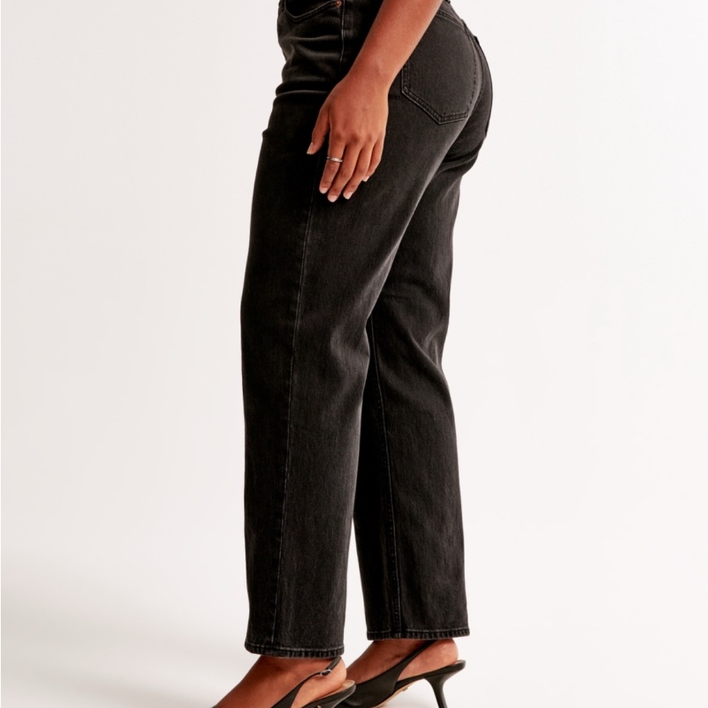 Abercrombie & Fitch High Rise Curve Love Vintage Straight Leg Jean